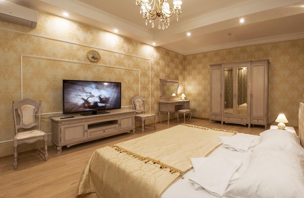 גומל Hotel Tsentralnaya מראה חיצוני תמונה
