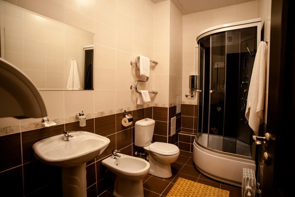 גומל Hotel Tsentralnaya מראה חיצוני תמונה