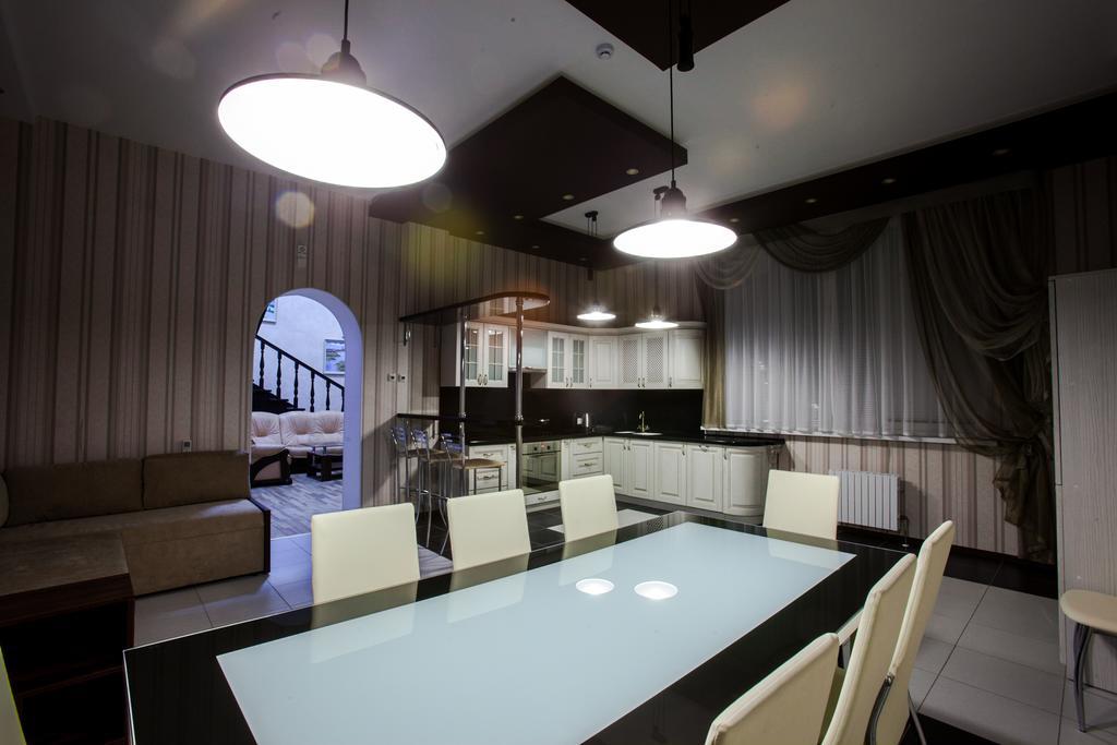 גומל Hotel Tsentralnaya מראה חיצוני תמונה